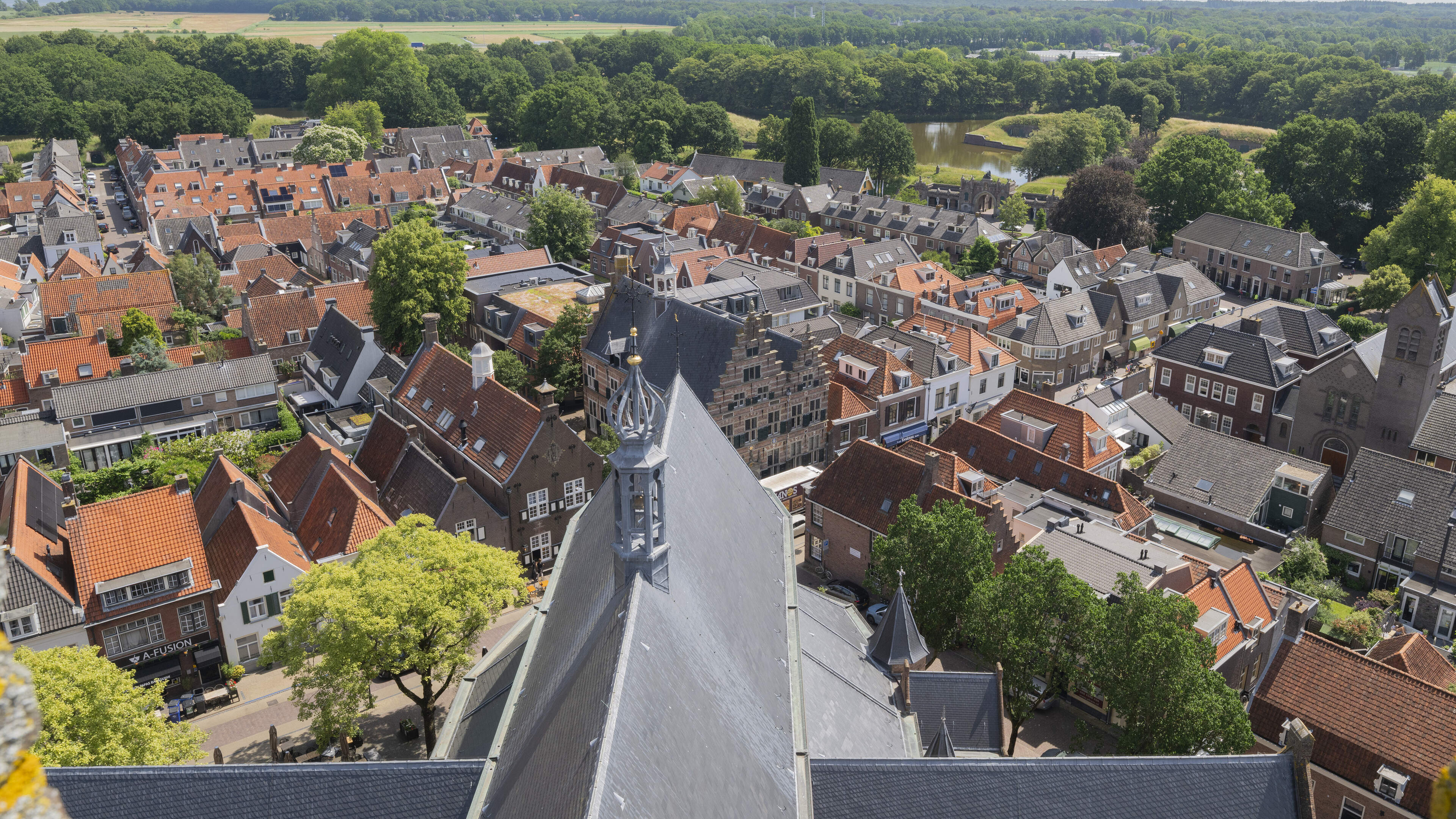 Klim samen met een middeleeuwse pelgrim naar de top van de ’iconische’ Grote Kerk Naarden